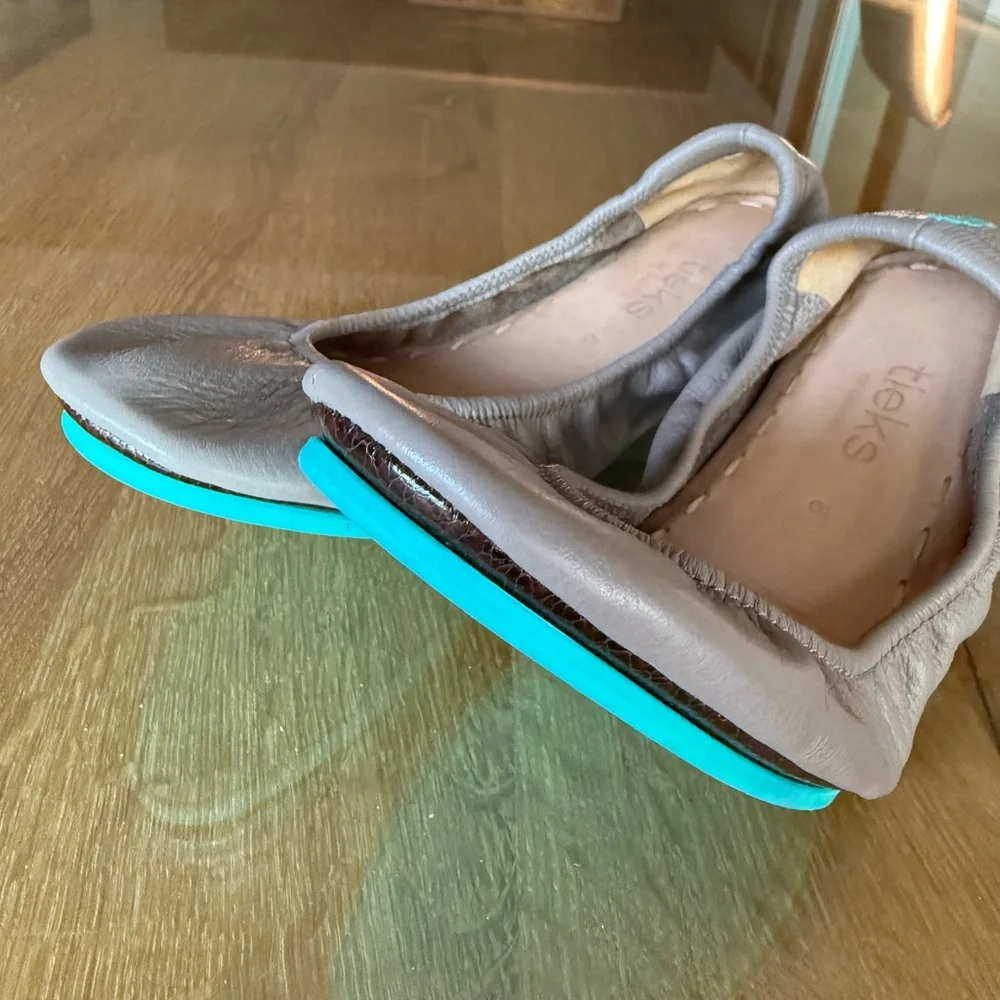 NWOT~Tieks Foldable Ballet Flats - Picture 3 of 6